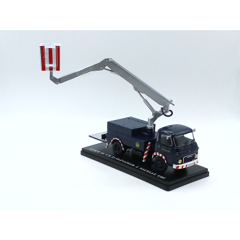 Saviem SG 4 R35 podnośnik koszowy - skala 1:43 - Hachette